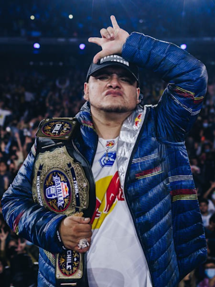 aczino-red-bull-batalla-removebg-preview