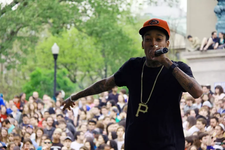 exp28_img_Wiz_Khalifa_Columbia_University_Bacchanal_2010_jpg.jpg